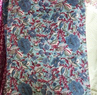Tissu de robe de femme en coton doux de teinture végétale naturelle imprimée à la main tissu imprimé en blocs 100% coton tissu indien