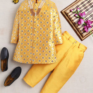 Sherwani traditionnel royal pour garçons en soie, robe de mariage et de fête avec des détails élégants - Product Image 1