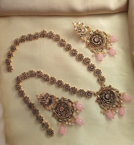 Derniers modèles de bijoux de mariée indiens faits à la main pour femmes plaqué or zircon vêtements de fiançailles et de mariage - Product Image 4