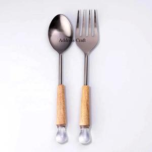 Meilleure vente en acier inoxydable cuillère à salade fourchette ensemble avec poignée fantaisie nouvellement conçu poignée en résine ustensiles de cuisine outils de cuisine - Product Image 4