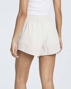 Short en jean croisé taille haute pour femme bouton extensible jambe droite poignets bruts motif chaud coton Shorts techniques lavées - Product Image 4