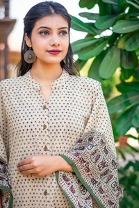 เดรสผ้าชีฟองลำลองสำหรับผู้หญิง, ใหม่ฤดูร้อน2025ชุดเดรสคอวีแขนยาวคอวียาวระบายอากาศได้ยาวปานกลางพริ้วใหญ่ - Product Image 3