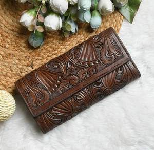 Pochette en cuir de fourrure usinée Vintage légère pour femmes - Product Image 1