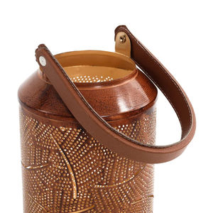 โคมไฟเทียนโลหะเคลือบผิวทองแดงที่มีลวดลายที่เป็นรูพรุนและที่จับหนังเหมาะสำหรับการตกแต่งเทียนทีไลท์หรือแอลอีดี - Product Image 3