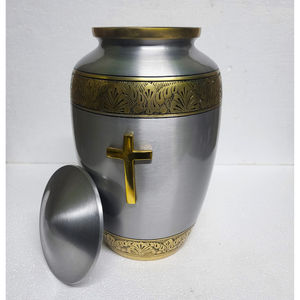 Les cendres commémoratives contiennent une urne de crémation en laiton Design unique Urnes funéraires pour adultes pour cendres Grande urne souvenir de table en vente - Product Image 6