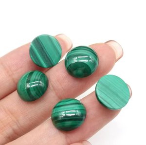 Malachite ronde pierres précieuses Cabochons en gros malachite naturelle polie pierres vertes, formes mixtes pour la conception de bijoux - Product Image 2