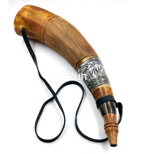 Corne à souffler en os de bœuf de 25-30 cm pour reconstitution viking, artisanat naturel, avec sangle en cuir poli, style animal - Product Image 2