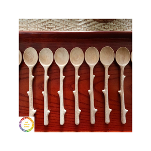 Les cuillères en bois artisanales offrent un mélange de tradition et de fonctionnalité pour chaque création culinaire - Product Image 4