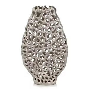 Jarrón de Metal dorado rosa con textura, maceta decorativa elegante para el Interior del hogar, acento de mesa moderno y estilo de mesa de dormitorio - Product Image 4