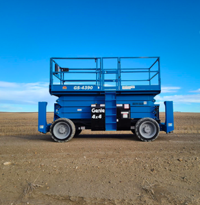 Plateforme élévatrice à ciseaux électrique 4x4 Genie GS-4390 à vente rapide, hauteur de travail 15m, système hydraulique bleu, pour travaux de construction intensifs - Product Image 2