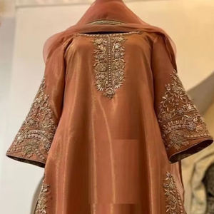 DERNIÈRE MAGNIFIQUE PANTALON KURTA ROBE DUPPATA ORNÉ ZARDOZI BRODERIE MOUSSETTE TISSU IMPRIMÉ FLORAL A-LINE SILHOUETTE - Product Image 3