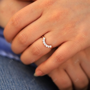 Lujo chapado en oro curvo boda banda redonda brillante corte VVS Moissanite compromiso joyería clásica apilable banda para mujer - Product Image 4