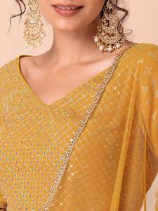 Lehenga DE TRABAJO DE ESPEJO amarillo con dupatta a juego para funciones haldi y mehndi de alta calidad y barato en pedidos al por mayor a granel. - Product Image 5