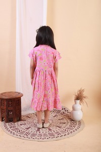 Nouveautés Tenue en coton décontractée pour enfants, filles, style simple avec bouton de décoration pour l'été - Product Image 4