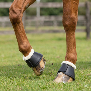 Bottes de protection pour chevaux avec garniture en fausse fourrure douce, couleur personnalisable, bottes de protection de haute qualité pour le sport, l'entraînement et l'extérieur - Product Image 2
