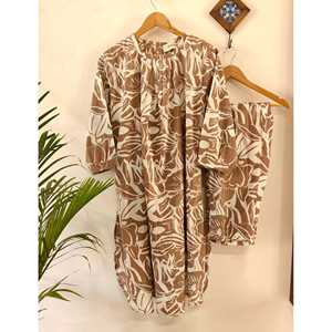 Ensemble de costume Kurta floral sépia pour femmes - Product Image 4