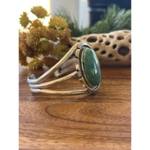 Brazalete de Plata de Ley con Turquesa de Montaña Eddie Secatero - Product Image 3