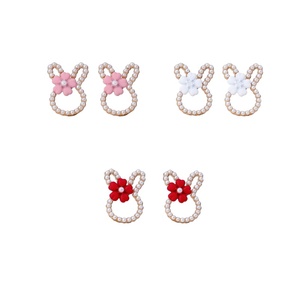 Orecchini pendenti con perla di coniglio simpatici orecchini a forma di coniglietto di fiori Easter Party gioielli regali per donne ragazze - Product Image 1