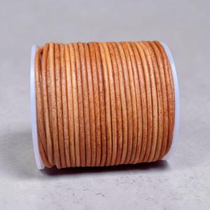Cordon en cuir rond Kiran Overseas de 1,5 mm de couleur tan, fabriqué en cuir de buffle de haute qualité, pliable pour la décoration - Product Image 1