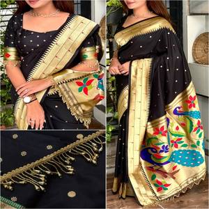 Sari VASTRA COTTAGE de seda jacquard negro real con tejido Zari Meenakari, trabajo manual Pathani, pallu con latkan y blusa a juego. - Product Image 2