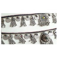Ceinture de pièces de monnaie afghanes Kuchi avec pendentifs faits à la main et glands en métal Ceinture vintage Tribal Boho Festival avec pièces de monnaie suspendues et coloré