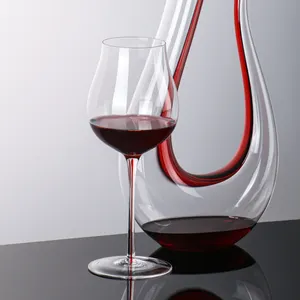 結婚披露宴用の高品質650ml生色細工ワイングラス鉛フリークリスタル赤ワイングラス