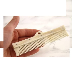 Peigne à dents larges en agate sculptée naturelle Style de poche en os Caractéristique animale Technique étanche - Product Image 2