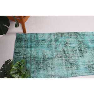 Alfombra Turca Vintage Pequeña de 2.5x5.4 pies, Alfombra con Borde Azul de Lana - Product Image 4