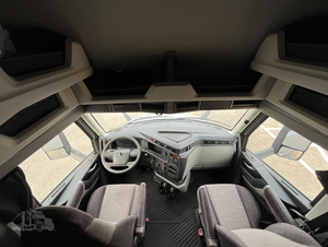Camion semi-remorque Vol_VO VNL64T 660 VNL64T660 avec cabine couchette, occasion, SUPER ABORDABLE, 2022 2023 2024 - Product Image 4