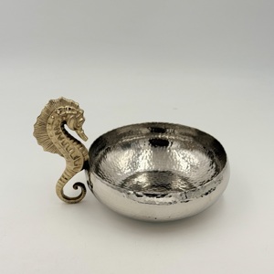 Cuenco de Lujo con Acabado Pulido Espejo y Asa de Caballito de Mar de Latón, Decoración de Mesa de Diseño, Ideal para Eventos y Celebraciones en el Hogar - Product Image 4