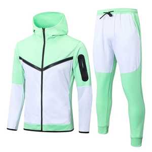 Ensemble de survêtement d'hiver pour homme en molleton technique extensible dans les quatre sens, coupe régulière, uni, à capuche, deux pièces - Product Image 2
