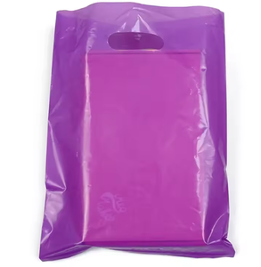 Sacs de courses en plastique personnalisés en gros avec logo, sacs recyclables à poignée découpée pour la promotion commerciale et les courses - Product Image 1