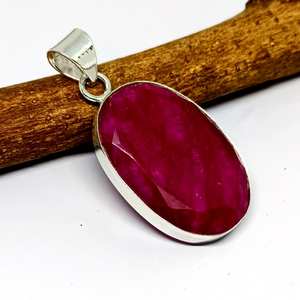 Pendentif élégant en béryl rouge pierre naturelle en argent sterling bijoux faits à la main beau cadeau pour lui ou elle - Product Image 2