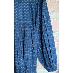 Vestido Maxi Estampado de Gasa 100% Algodón con Silueta Túnica y Cintura Imperio, Estilo Vintage, Elemento de Moda Orgullo y Prejuicio - Product Image 2