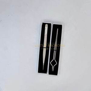 Pinzas de Alta Calidad para Extensión de Pestañas con Punta de Fibra y Recubrimiento en Polvo, Diseño Curvo con Agarre de Diamante, Instrumentos de Belleza - Product Image 1
