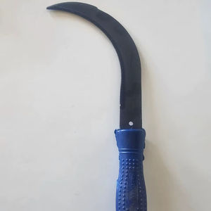 Hoz para Desbrozar con Cepillo de Borde, Hoja de Acero al Carbono de 11 Pulgadas, Óxido Negro y Recubrimiento de Zinc, Mango de Madera y Plástico - Product Image 1