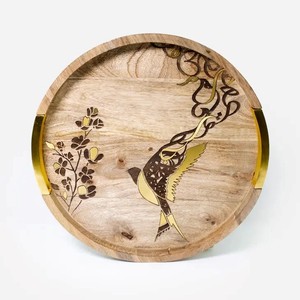 Plateau de service rond en bois artisanal avec poignées découpées et incrustations florales d'oiseaux, plateau en bois naturel pour usage décoratif - Product Image 1