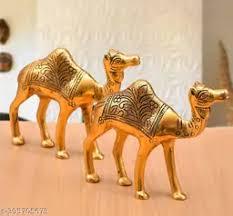 Sculpture de chameau de style moderne faite à la main, en aluminium et en laiton, personnalisable pour la décoration de la maison, table, anniversaires - Product Image 3