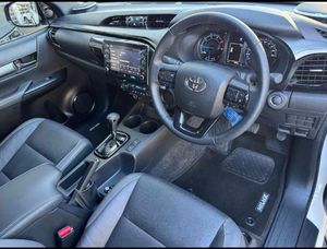 Voiture d'occasion de qualité à prix abordable 2026 Toyota Hilux 2.8 GD-6 RB Leg-end RS Auto Double Cabine (mHev) Conduite à droite - Product Image 2