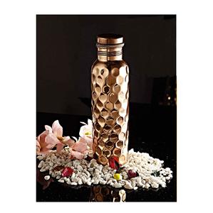 La mejor botella de agua de cobre hecha a mano para uso en yoga, gimnasio y oficina, color natural - Product Image 1