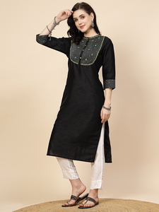 Ensemble pantalon et kurta pour femmes, couleur noire, brodé, manches longues, col rond, longueur genou, polyester, coupe droite, vêtements ethniques, vêtements décontractés, vêtements de bureau - Product Image 4