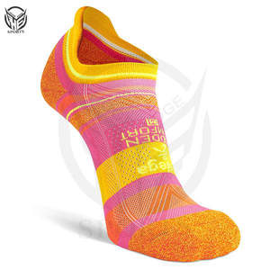 Chaussettes de sport décontractées de haute qualité avec logo personnalisé Chaussettes athlétiques unisexes en vrac en coton avec broderie personnalisée - Product Image 5