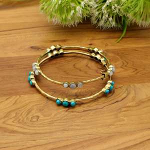 Bracelet traditionnel indien en laiton avec pierres précieuses, bracelet fin bohème en pierre de lune, bijoux pour femmes. - Product Image 5