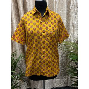 Camisa de Popelina Casual y Profesional para Uso Diario con Estampado Floral y Decoración de Botones - Product Image 1