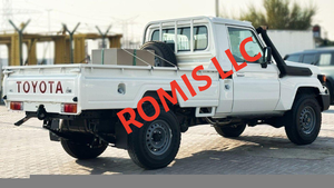 Toyota Land Cruiser Pick Up 2024 Blanco, Camioneta Utilitaria Todoterreno Usada, Doble Cabina, Vehículo de Carga - Product Image 2