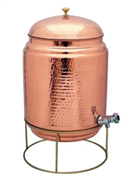 Distributeur d'eau élégant, moderne et traditionnel en cuivre poli, avec placage/impression personnalisés, durable, pour la maison et les mariages