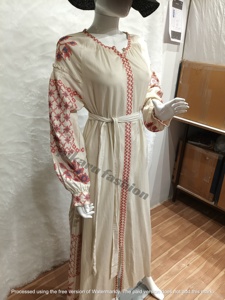 เดรสแม็กซี่ปักลายยูเครนคอวีเปิดด้านหน้าชุดปาร์ตี้พร้อมเข็มขัดผ้าทอเอวผ้าซักออกแบบได้ตามต้องการ - Product Image 3