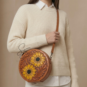 Bolso Bandolera de Cuero Genuino Hecho a Mano con Diseño de Girasol, Tallado Floral, Estilo Canteen, para Mujer, Personalizado OEM, Tendencia Occidental - Product Image 1