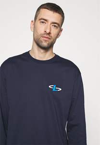 Sudadera Térmica Unisex 2025 de Forro Polar, Cuello Redondo, Manga Larga, Secado Rápido, Personalizable OEM, Algodón/Poliéster, Diseño Liso para Invierno - Product Image 4