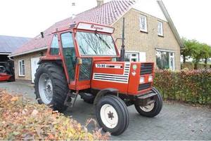 Tractor Utilitario Fiat 70-90 Nuevo y Usado con Elevador Hidráulico, Compatibilidad con Cargador Frontal y Plataforma de Operador Cómoda - Product Image 5